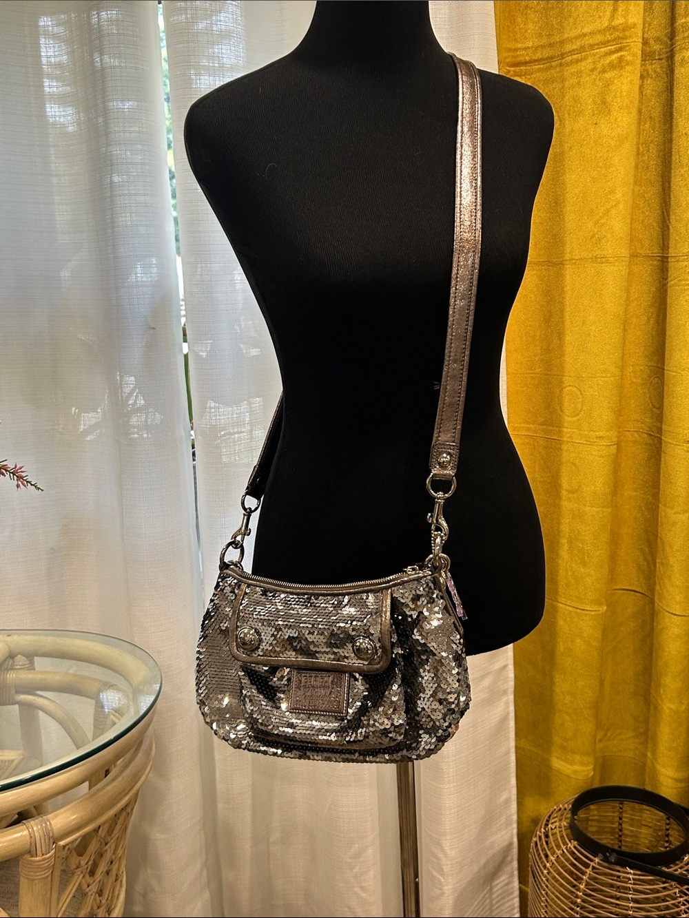 Coach- Y2K Sequined Shoulderuu Bag in Gray
